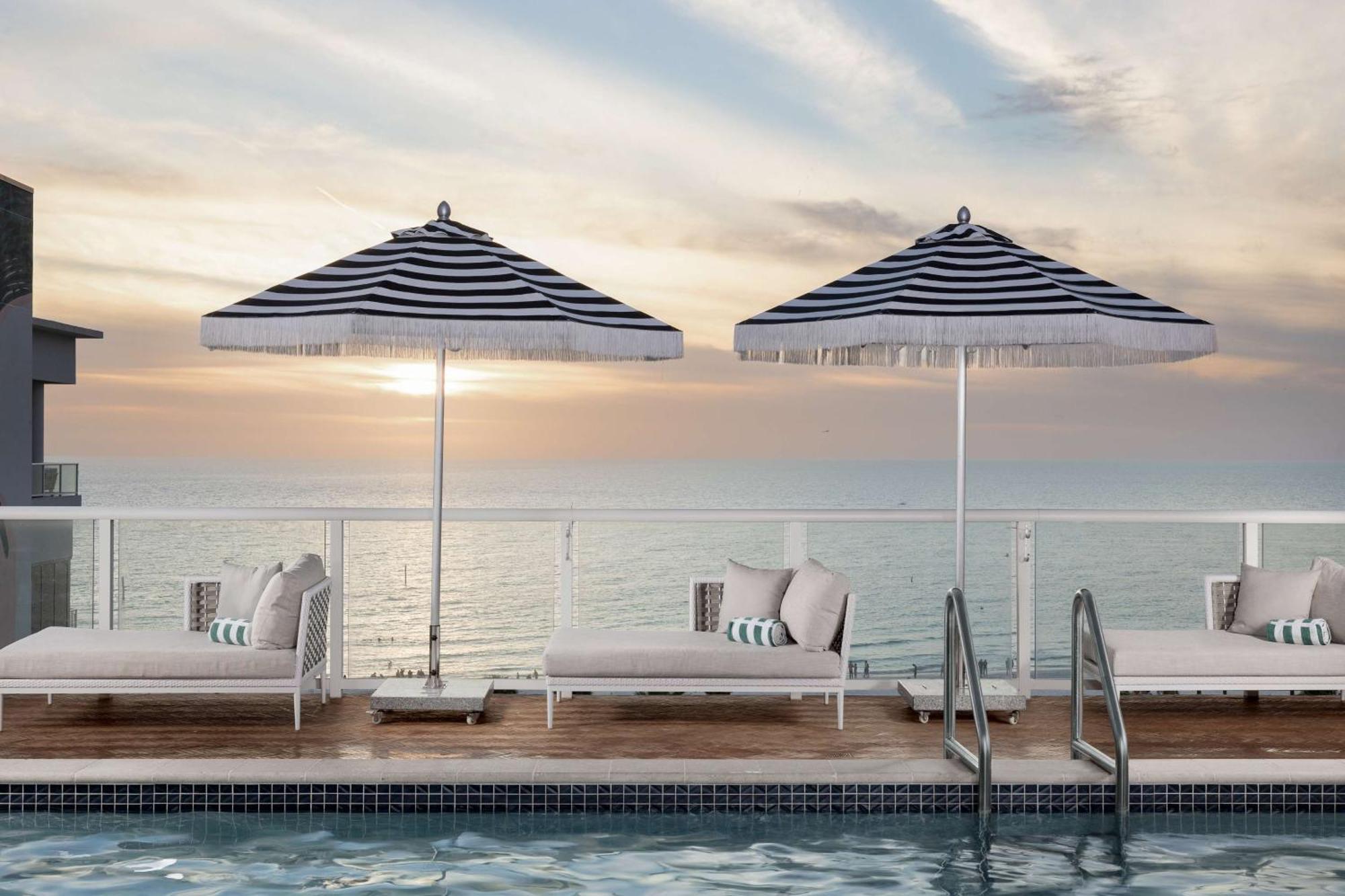 The Hiatus Clearwater Beach, Curio Collection By Hilton Екстериор снимка